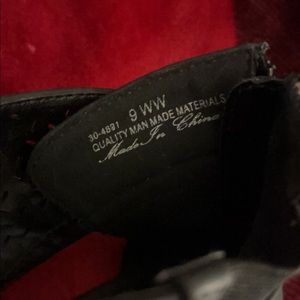 Woman’s bootie’s!